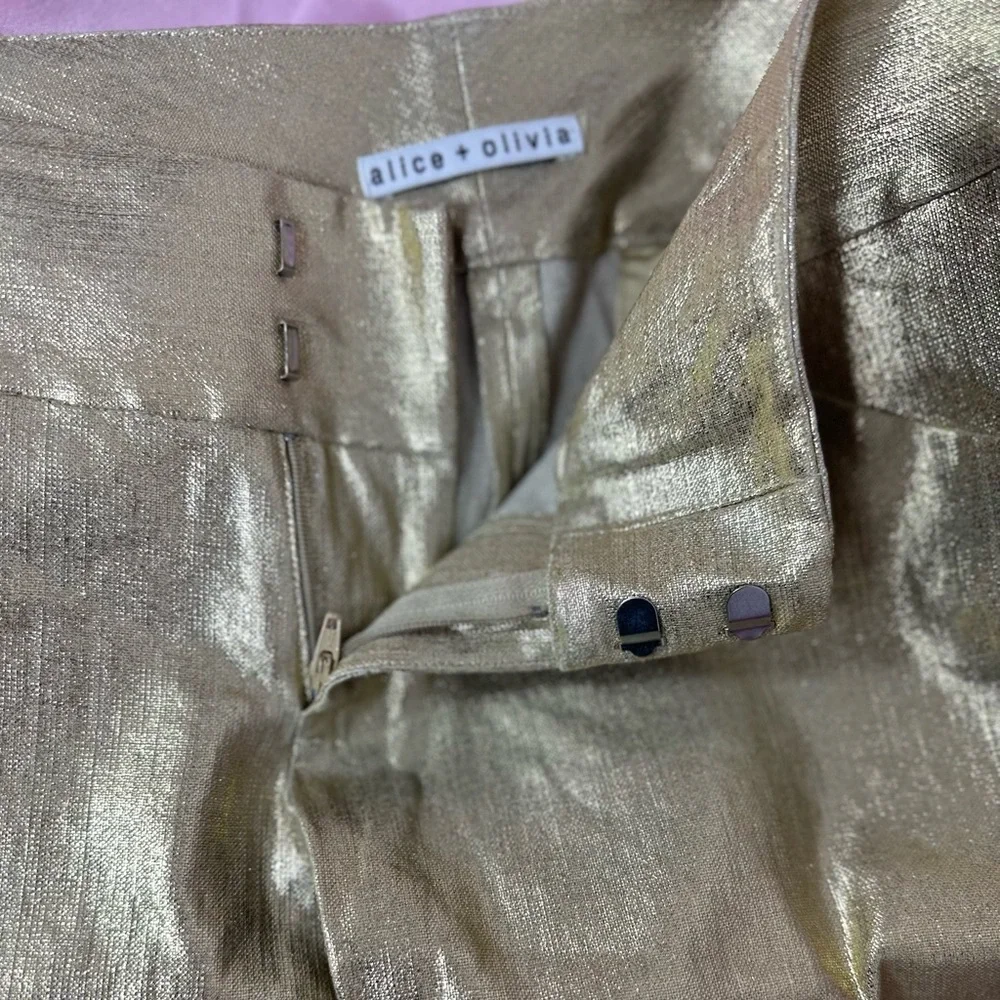 Alice + Olivia shimmery shiny metallic gold linen cotton Bermuda designer shorts